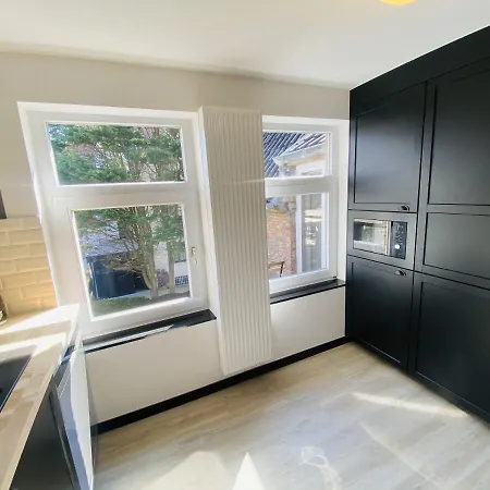 Daire Lovely, Renovated Appartment, Near The Beach.