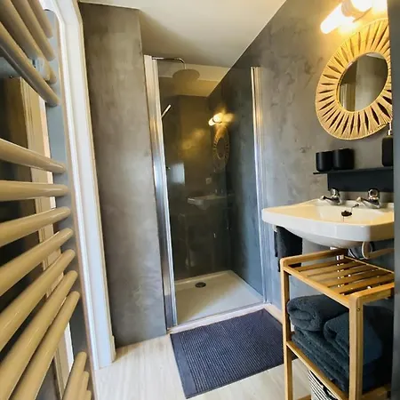 Lovely, Renovated Appartment, Near The Beach. アパート