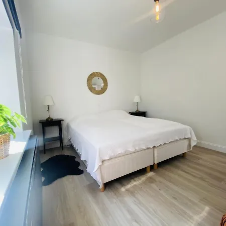 Lovely, Renovated Appartment, Near The Beach. Daire *